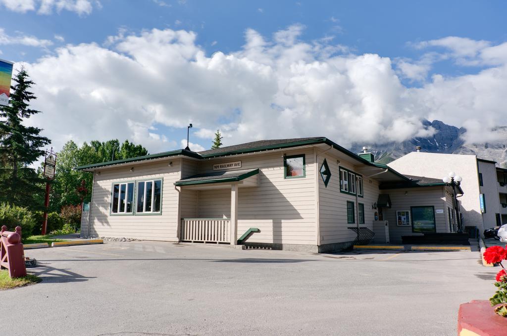 The Drake Inn Canmore Buitenkant foto