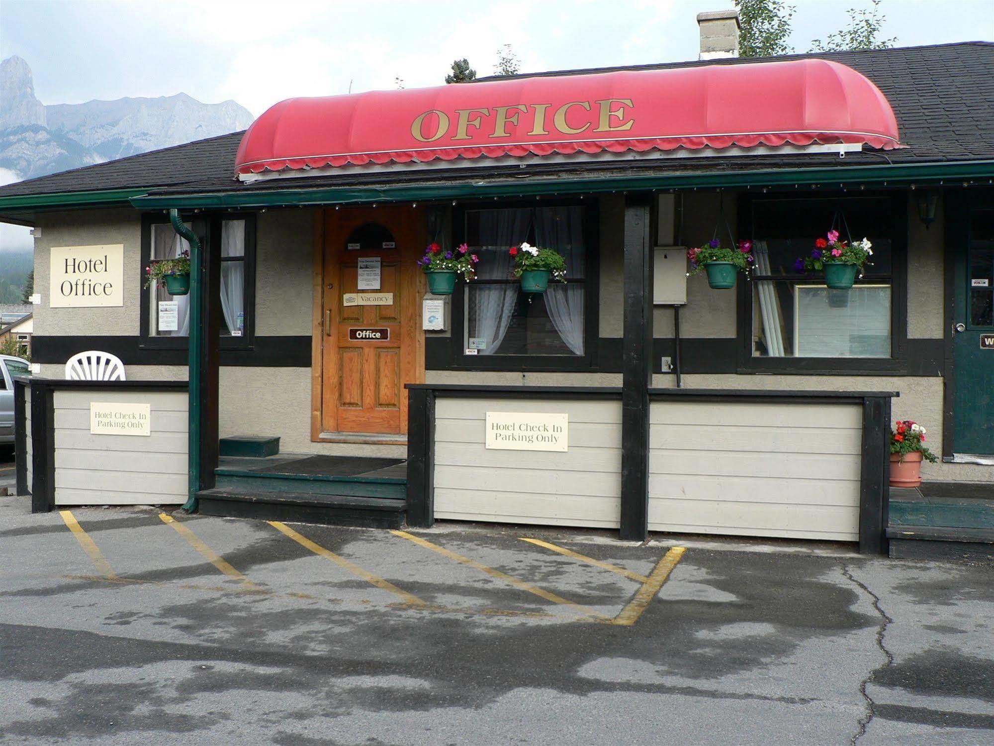 The Drake Inn Canmore Buitenkant foto